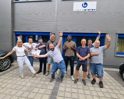 ANSPRECHPARTNER